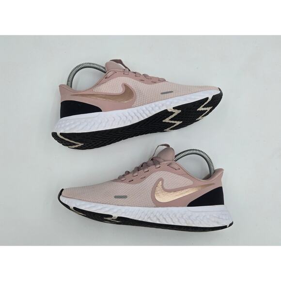 Nike Women’s Size 8 Revolution 5 Pink Gold Running Sneakers Lightweight Trainers - Picture 2 of 9